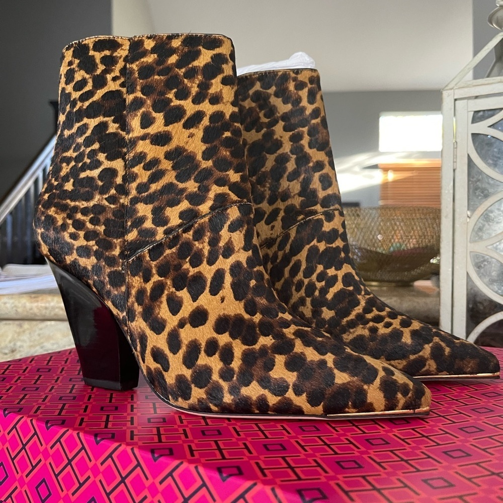New Tory Burch Lila Pointed Toe Bootie